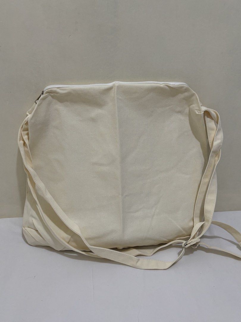 Cream Canvas Tote Bag with Zipper (Category: Tote Bags) located in Muntinlupa City. Submitted by kynee (Listing ID 1456657423, Image 2). Description: .