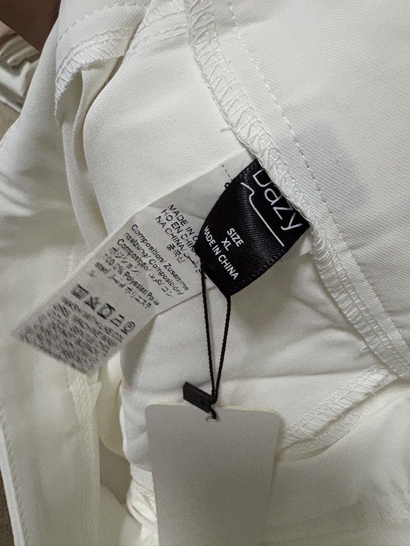 Dazy White Wide Leg Trousers (Category: Other Bottoms) located in Quezon City. Submitted by annecsj (Listing ID 1456634650, Image 3). Description: .