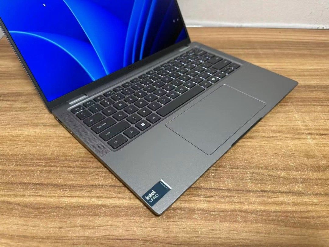 Dell Latitude 7450 (Category: Laptops & Notebooks) located in Quezon City. Submitted by agent_red (Listing ID 1456619298, Image 3). Description: Dell Latitude 7450 With Fingerprint and Facial recognition Price: 40,990 pesos only Original price: 135-140k Condition: Brandnew no box, With Dell manufacturer’s warranty until April 2028 Best price guaranteed ♥️ Specification: ▪️Model : Dell Latitude 7450 ( Latest Gen ) ▪️Processor : ULTRA 7 165U 12 Cor