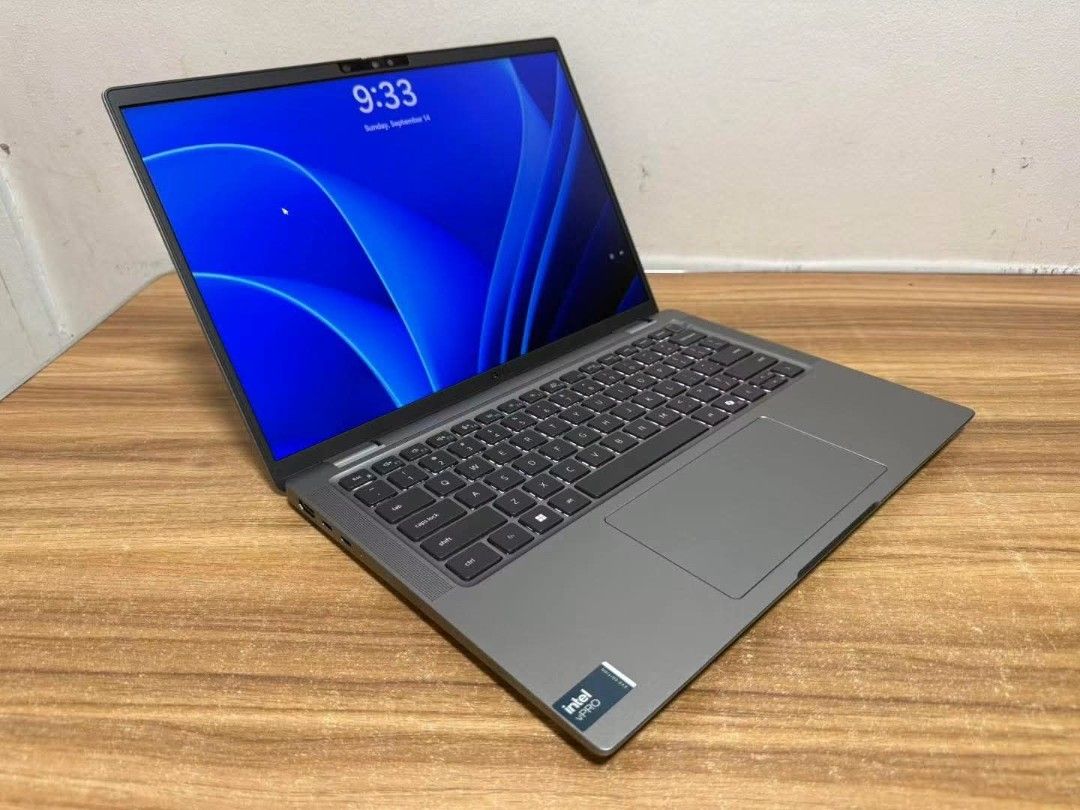 Dell Latitude 7450 (Category: Laptops & Notebooks) located in Quezon City. Submitted by agent_red (Listing ID 1456619298, Image 2). Description: Dell Latitude 7450 With Fingerprint and Facial recognition Price: 40,990 pesos only Original price: 135-140k Condition: Brandnew no box, With Dell manufacturer’s warranty until April 2028 Best price guaranteed ♥️ Specification: ▪️Model : Dell Latitude 7450 ( Latest Gen ) ▪️Processor : ULTRA 7 165U 12 Cor