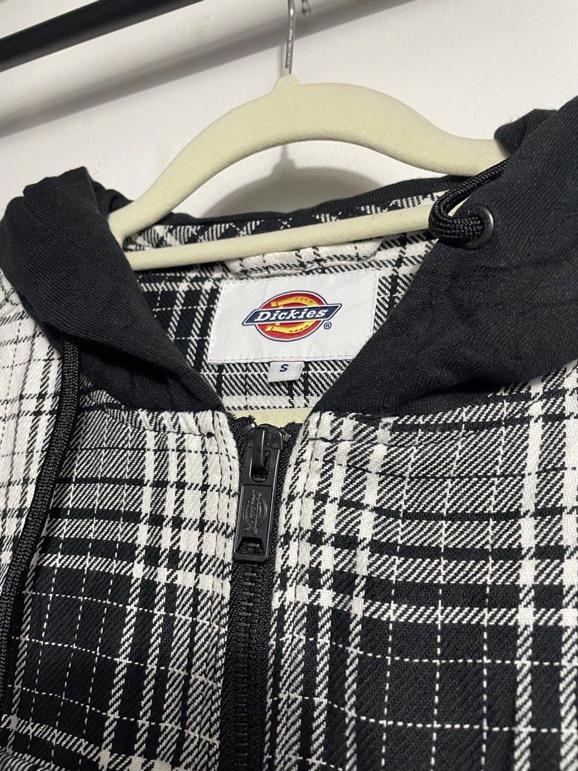 Dickies plaid Hiphop Y2K Zip up (Category: Coats, Jackets and Outerwear) located in Rizal. Submitted by akoheats (Listing ID 1456729634, Image 3). Description: Excellent Condition ✨ Size: S 26” pit to pit 31” length 📌 Accepts layaway (up to 15 days) ❗️Check item carefully before purchasing ❗️No returns or exchanges after purchase.