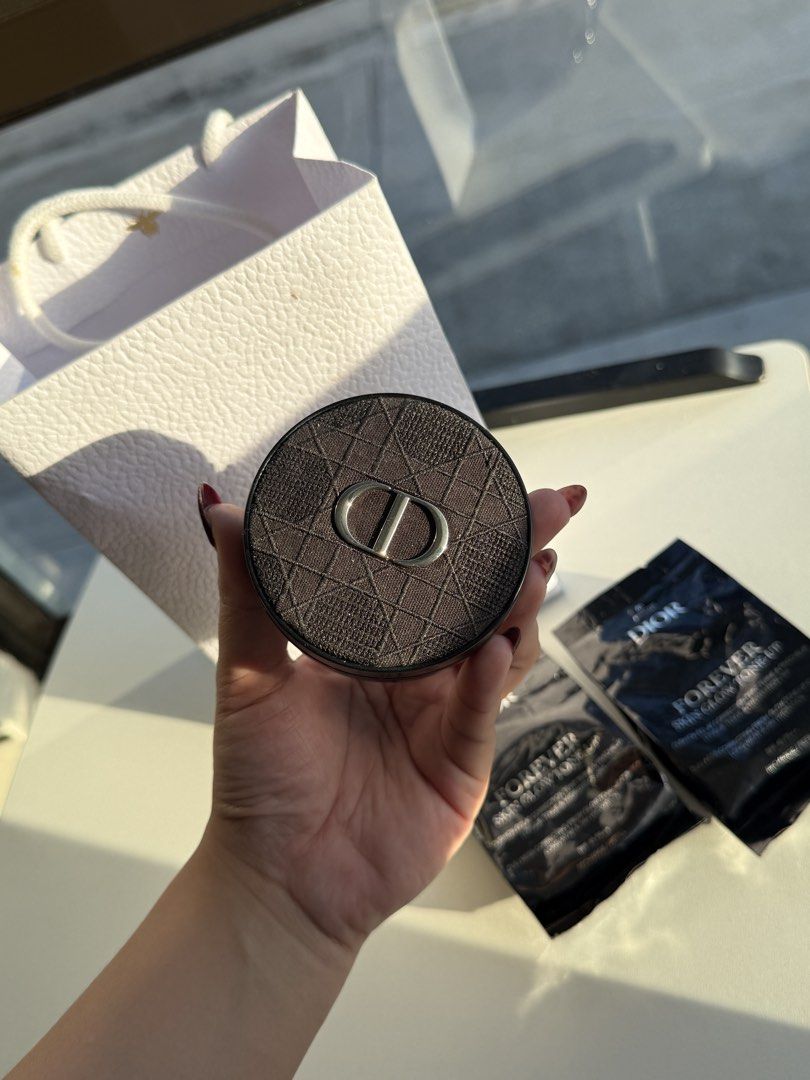 Dior Cushion (Category: Makeup) located in Imus. Submitted by diana2999 (Listing ID 1456720680, Image 1). Description: Dior case with cushion Cushion new Shade: 01 apricot .