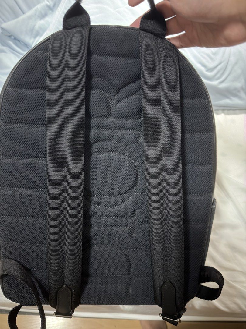 Dior Men’s Saddle Zip Backpack (Category: Luxury Bags & Wallets) located in Manila. Submitted by coolfish_47135c (Listing ID 1456729498, Image 3). Description: Dior Men’s Saddle Zip Backpack RFS- Not used anymore, was used for school.