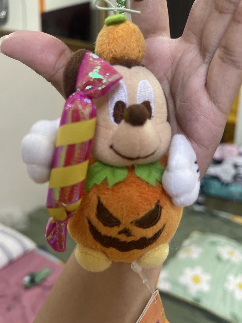 Disney Mickeymouse halloween with lights plush keychain (Category: Plushies & Soft Toys) located in Cabiao. Submitted by imeon13 (Listing ID 1456733692, Image 1). Description: .
