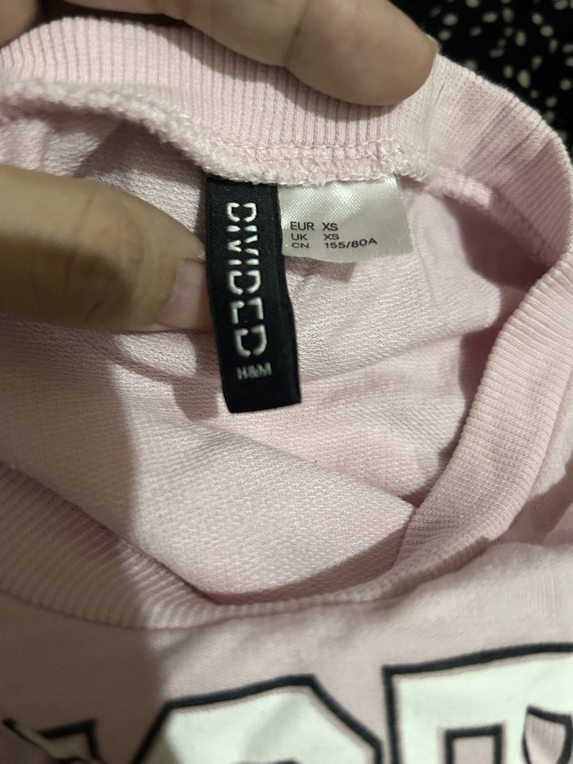 Divided by H&M Crop longsleeves (Category: Longsleeves) located in San Jose. Submitted by abbsc. (Listing ID 1456701167, Image 2). Description: Xs-s in size. Jersey Crop longsleeves.