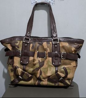 (Category: ) located in . Submitted by moonthrifting (Listing ID 1456699358, Image 1). Description: .