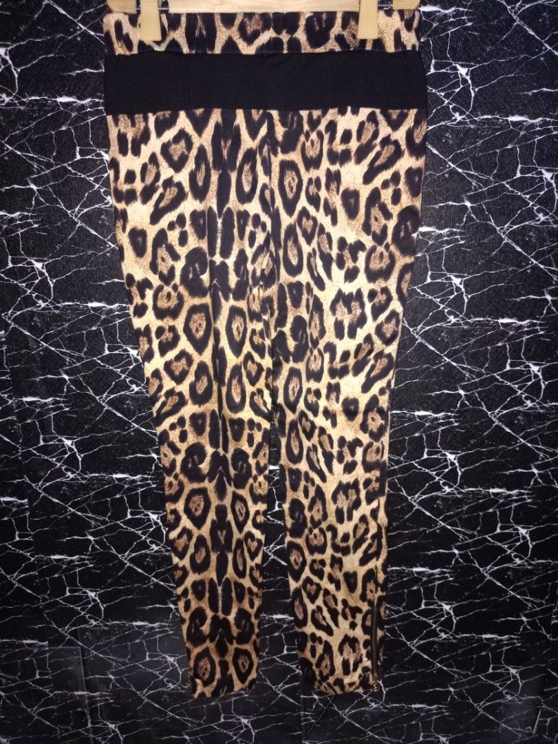 Dolce & Gabbana Leopard Print Pants Size 36 (Category: Jeans) located in Manila. Submitted by naixhrift (Listing ID 1456755168, Image 3). Description: Dolce & Gabbana leopard print pants Size: 36 on tag pasok sa S to M Color: Leopard print with black waistband Length 38 Waist 30 to 36 700 plus ship jnt courier payment on gcash .