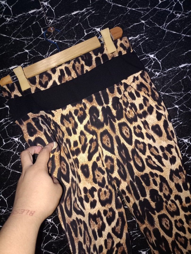Dolce & Gabbana Leopard Print Pants Size 36 (Category: Jeans) located in Manila. Submitted by naixhrift (Listing ID 1456755168, Image 2). Description: Dolce & Gabbana leopard print pants Size: 36 on tag pasok sa S to M Color: Leopard print with black waistband Length 38 Waist 30 to 36 700 plus ship jnt courier payment on gcash .