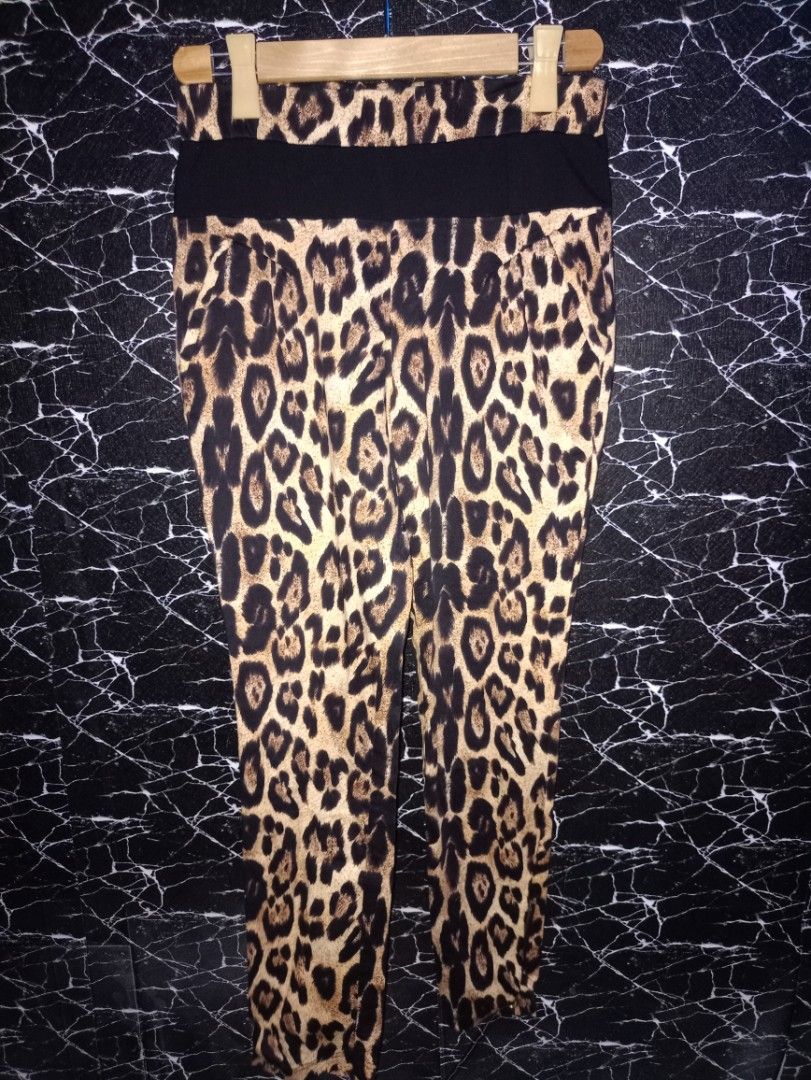 Dolce & Gabbana Leopard Print Pants Size 36 (Category: Jeans) located in Manila. Submitted by naixhrift (Listing ID 1456755168, Image 1). Description: Dolce & Gabbana leopard print pants Size: 36 on tag pasok sa S to M Color: Leopard print with black waistband Length 38 Waist 30 to 36 700 plus ship jnt courier payment on gcash .