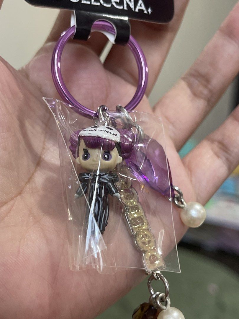 Dollcena nightmare before Christmas keychain (Category: Character Goods) located in Cabiao. Submitted by imeon13 (Listing ID 1456734326, Image 2). Description: .
