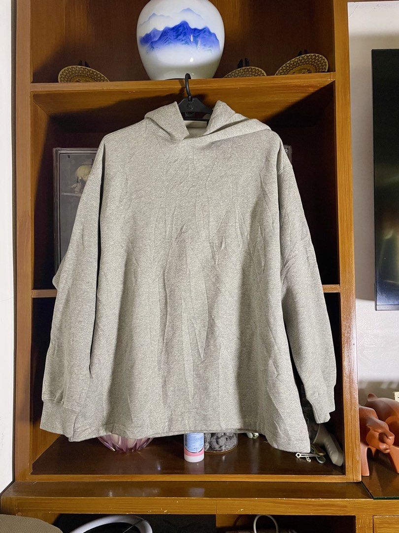 ESSENTIALS (Category: Coats, Jackets and Outerwear) located in Davao. Submitted by the_rare_hustla (Listing ID 1456609186, Image 3). Description: ESSENTIALS Issue None Need Wash Only Color rate 10/10 Width - 24 Length - 28 Size XXS on tag Fit To XL-2XL Dm If Interested!.