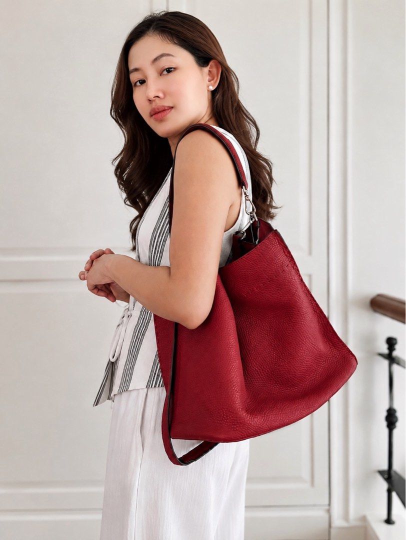 Fendi Bucket Bag (Category: Luxury Bags & Wallets) located in Muntinlupa City. Submitted by closet.confessions (Listing ID 1440480295, Image 1). Description: Quiet luxury in every detail ❤️ Fendi Selleria Bucket Bag Rank SA, can pass as unused (used 2x) with 2 straps, long and short and dustbag Perfect size, perfect slouch! .