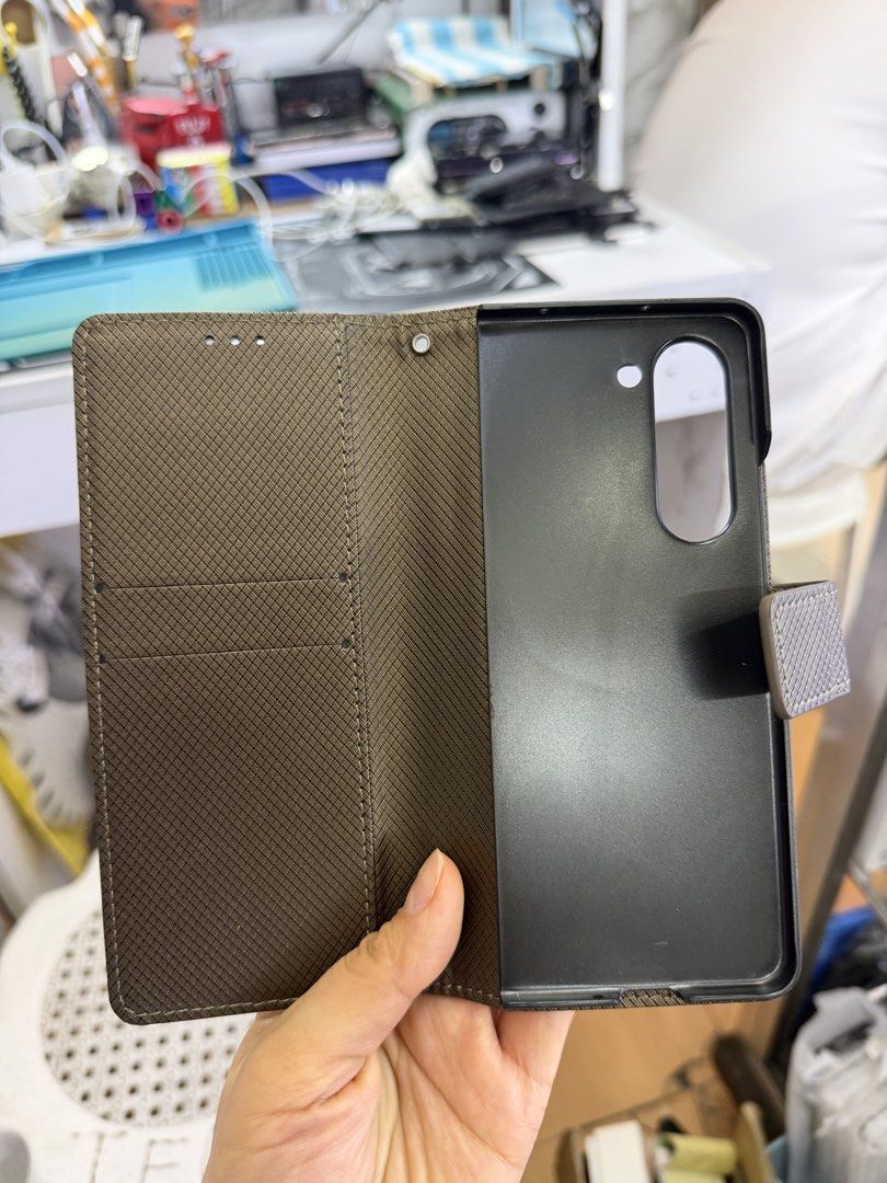Fold 5 Case brandnew (Category: Cases & Sleeves) located in San Juan City. Submitted by mobileterritory2012 (Listing ID 1456707137, Image 1). Description: Fold 5 samsung case 1pc lang.