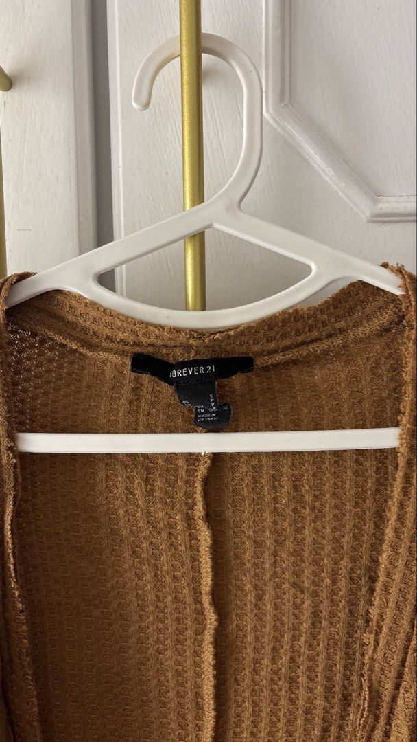 Forever 21 Waffle Brown Cardigan Cotton (Category: Coats, Jackets and Outerwear) located in Pakil. Submitted by byvera (Listing ID 1456771823, Image 2). Description: .