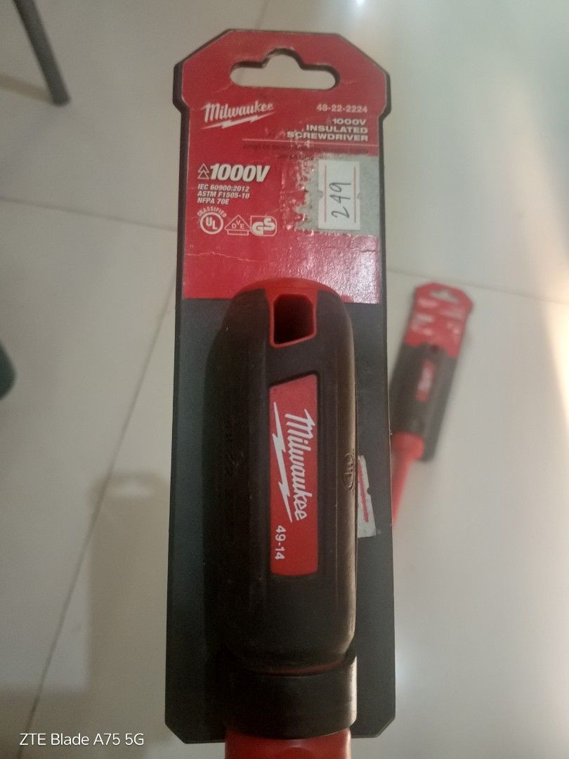 Genuine Milwaukee 1000V Insulated Screwdriver (Category: Home Improvement Tools & Accessories) located in Pateros City. Submitted by foryoufindsph (Listing ID 1456629326, Image 3). Description: ⚡ Professional Electrician? DIY Enthusiast? Upgrade your toolbox with a Genuine Milwaukee 1000V Insulated Screwdriver—built for safety, durability, and performance. ✅ Genuine Milwaukee ✅ 1000V Insulated ✅ Made in Taiwan ✅ Professional Grade ✅ Limited Lifet
