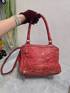 (Category: ) located in . Submitted by signatureshoesandbags (Listing ID 1456707673, Image 1). Description: .