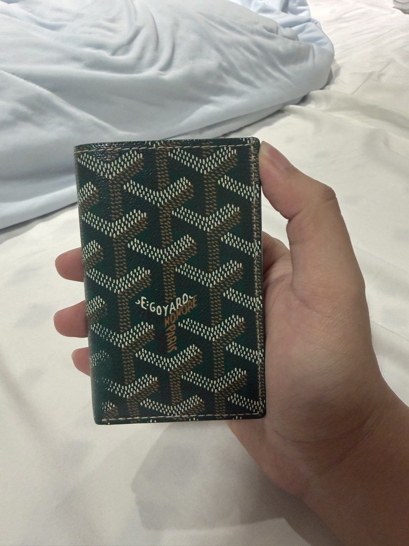 Goyard St. Pierre Wallet (Category: Luxury Bags & Wallets) located in Manila. Submitted by coolfish_47135c (Listing ID 1456729134, Image 1). Description: - Authentic St. Pierre Wallet - Classic green pattern - Includes original Goyard box .