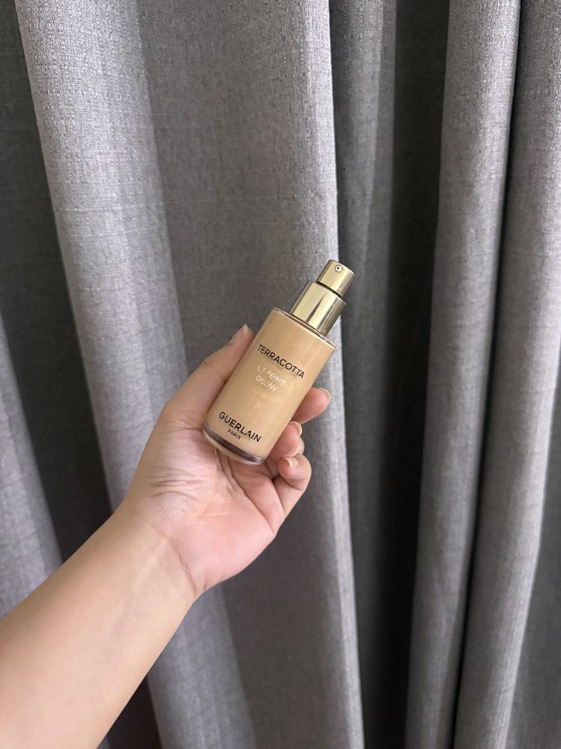 Guerlain Terracotta Le Teint Glow Foundation 2N (Category: Makeup) located in Manila. Submitted by diyeena2993230 (Listing ID 1456715500, Image 2). Description: - Guerlain Terracotta Le Teint Glow Foundation - Shade: 2N No cap but good condition Used 1-2x .