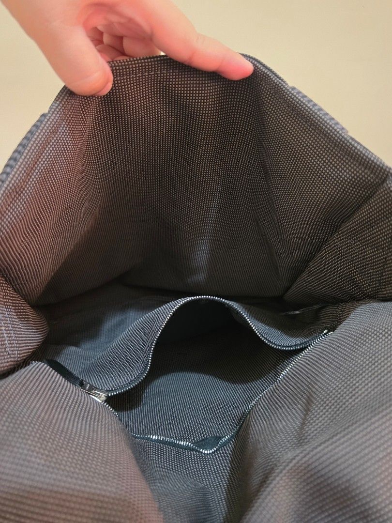 Hermes Herline Basas Messenger Bag (Category: Luxury Bags & Wallets) located in Cavite. Submitted by kazi_preloved (Listing ID 1456779800, Image 3). Description: - 100% Authentic Hermes messenger bag - Color: Dark Grey - Closure: Snap closure - Interior: Zippered pocket and slip pockets - Strap: Adjustable - Ideal for: Everyday use.