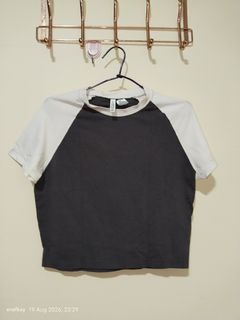(Category: ) located in . Submitted by fafaneedtoclearwardrobe (Listing ID 1456638713, Image 1). Description: .