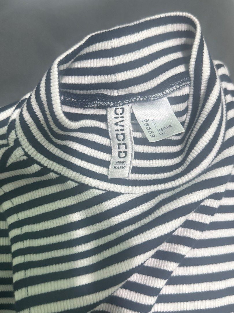 h&m sleeveless mock neck striped top (Category: Sleeveless) located in Rizal. Submitted by z00vi (Listing ID 1374230143, Image 2). Description: .