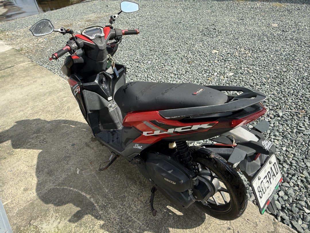 Honda Click 125i v2 Scooter Red Black (Category: Motorbikes for Sale) located in Taguig. Submitted by jayacosta (Listing ID 1456670179, Image 2). Description: NEGOTIABLE!!! 56k sabi ni carousell ang average selling price but gawin ko nalang 50k. Send offer. Pwede niyo pong icheck dito sa bahay before buying. Honda Click 125i scooter for sale. Red and black color scheme. Ready for your daily commute or weekend rides. Well-maintained and runs smoot