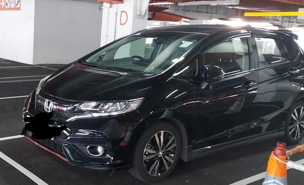 Honda Jazz 1.5 RS Hatchback (A) （分類：車輛放售）位於 Hong Kong。 由 babycare247 提交（商品編號 1456714570，圖片 1）。簡介： 2018年 剛驗車換油 特長續牌到27年8月、1字、少揸少咪行3萬km、皮椅、冷氣凍、慳油、無需維修、即改名即用 心機車 會跟多對車尾燈 和 防曬網。