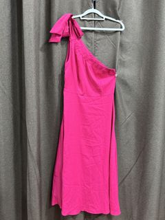 (Category: ) located in . Submitted by thehiddenwardrobe (Listing ID 1456736311, Image 1). Description: .