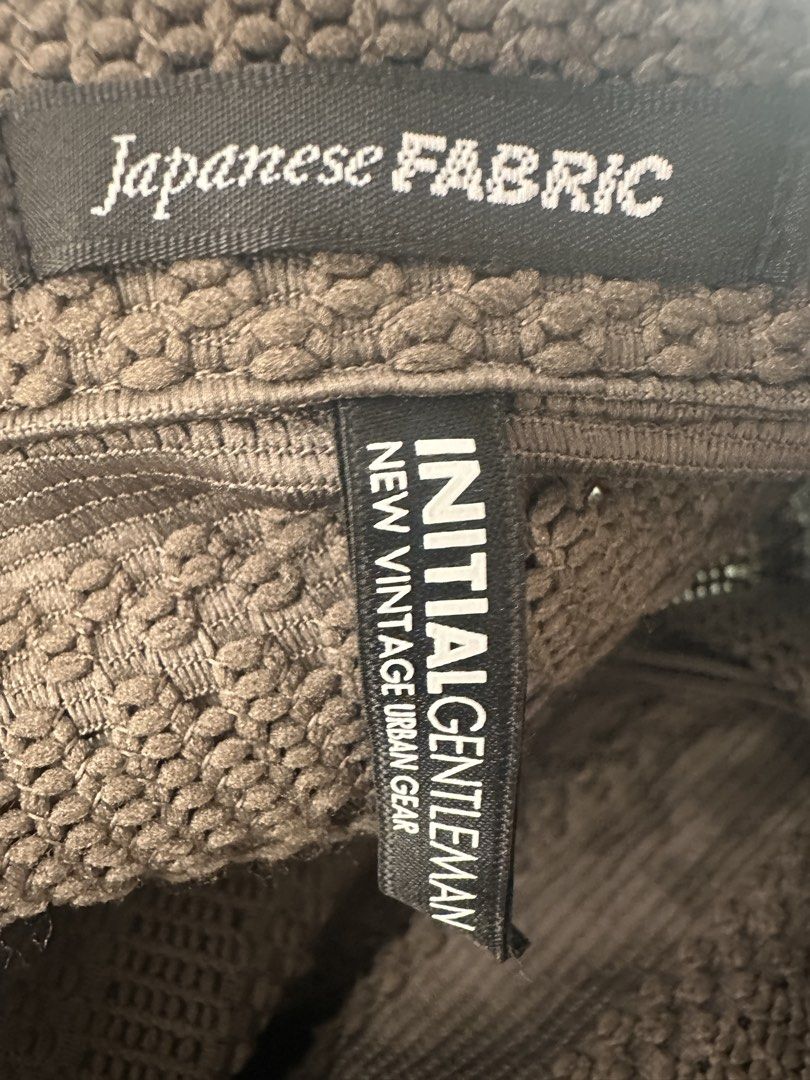 INITIAL BLAZER （分類：外套及戶外衣服）位於 Hong Kong。 由 yourfashionyourlife 提交（商品編號 1456711591，圖片 4）。簡介： Made of Japansese Fabric Size M Shoulder 18.5” Chest 47” Length 25.5” 原價$2780。