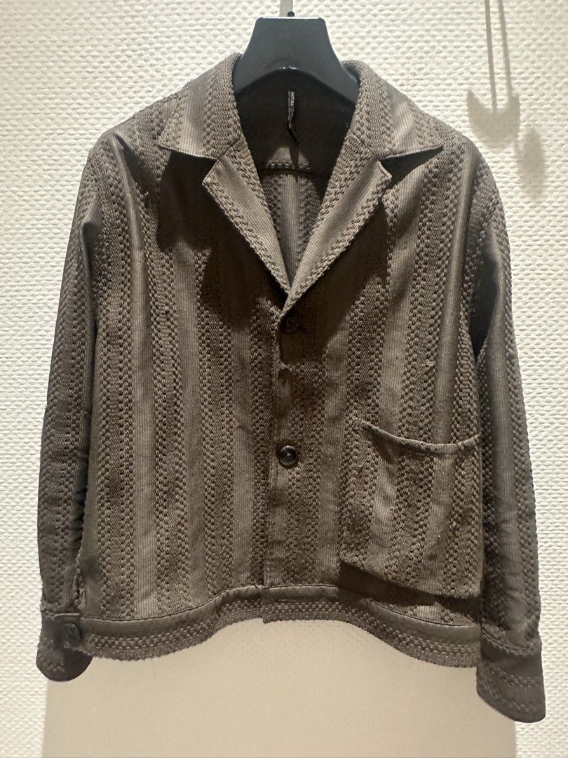 INITIAL BLAZER （分類：外套及戶外衣服）位於 Hong Kong。 由 yourfashionyourlife 提交（商品編號 1456711591，圖片 3）。簡介： Made of Japansese Fabric Size M Shoulder 18.5” Chest 47” Length 25.5” 原價$2780。