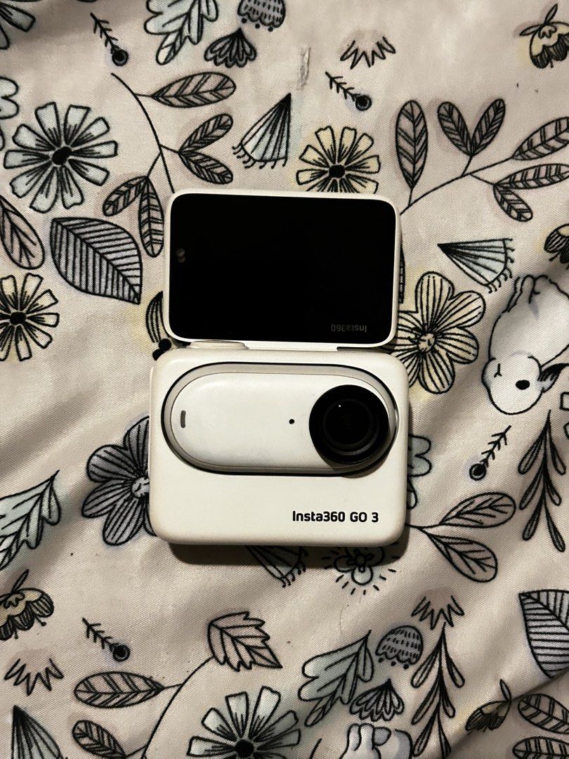 insta360 go 3 action camera (Category: Cameras) located in Tagaytay City. Submitted by siegeoftroy (Listing ID 1456709957, Image 1). Description: with box and all inclusions (charger, magnet pendant) rfs: not used anymore.