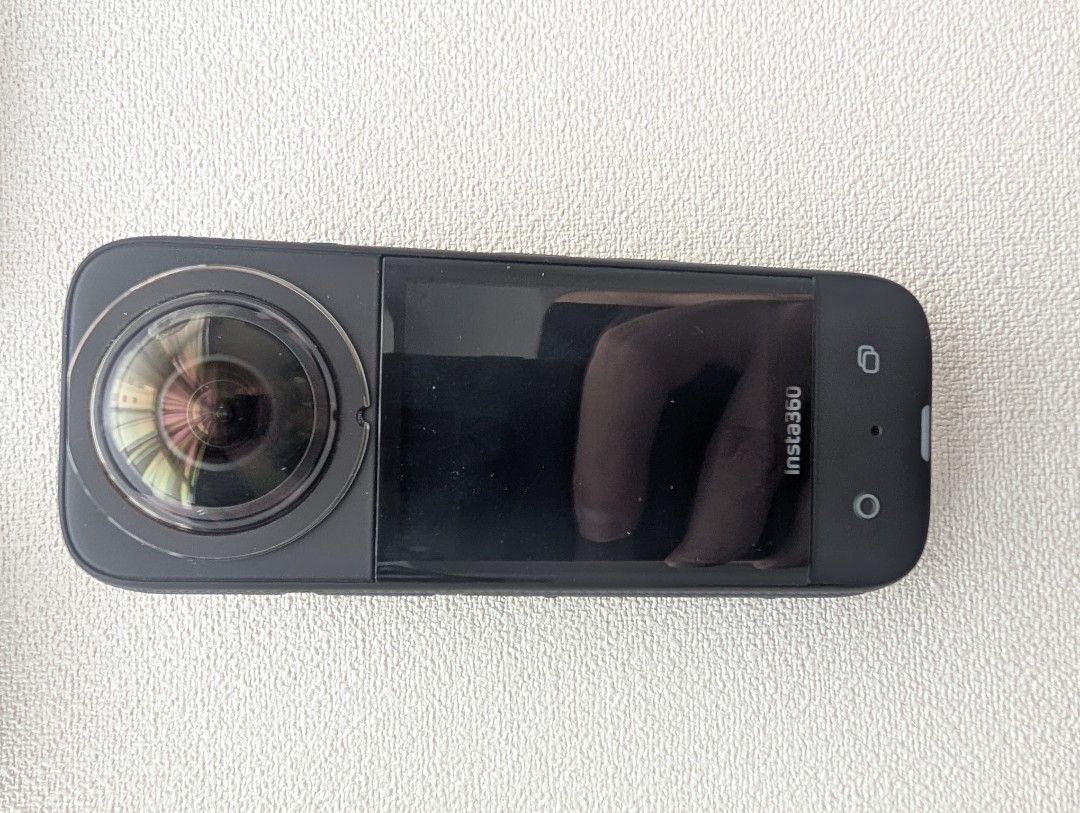 Insta360 x3 (Category: Cameras) located in Singapore. Submitted by sebastian80 (Listing ID 1456650708, Image 2). Description: - Insta360 X3 360 camera - Comes with dive case - Includes selfie stick and multiple accessories - Ready for your next adventure.