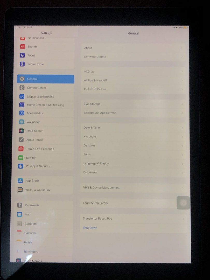 iPad Pro 12.9 First Generation 2015 - 128gb (Category: iPad) located in Bacoor. Submitted by enkarteu (Listing ID 1456636736, Image 2). Description: - 12.9 inches - ios 16.7.16 - Canada variant - 128gb WiFi used - Camera, Mic, Touch ID working - earphones and charging port working - all buttons are working/crisp Honest issues: - medyo mabilis na mag lowbatt. mga 3-4 hrs of usage if tuloy tuloy. - top right speaker is kinda sabog - konting white s
