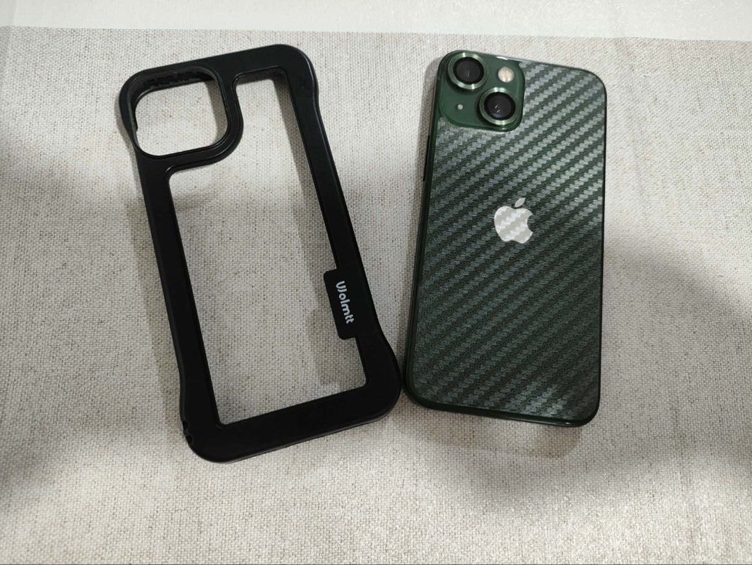 Iphone 13 mini (Category: iPhone 13 Series) located in Manila. Submitted by kenjordan541489 (Listing ID 1456614237, Image 1). Description: Iphone 13 mini Lasy owned 98%smooth my maliit lang n paint chip 85% bh replaced by genuine apple No issue Di masyado nagamit Test all u want Package Box same imei. To follow nlng naiwan s qc Unit Case Orig chord Bawal sa barat Loc: paranaque.