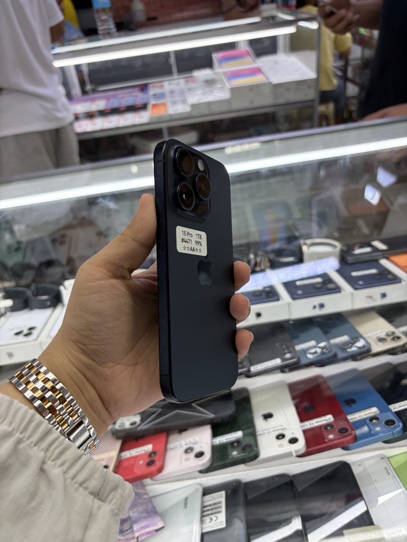 Iphone 15 Pro 1TB 99% BH FU NTC No issue (Category: iPhone 15 Series) located in San Juan City. Submitted by javedsgadgetshop (Listing ID 1456607405, Image 2). Description: INSTALLMENT OPTIONS : SPAY LATER / GGIVES / CREDIT CARD / SKYRO / HOMECREDIT (BRANDNEW) QUICK INFO! ✖️ ➡️ iphone 15pro ➡️ 1TB ➡️ Blue Color ➡️ NTC Variant ➡️ 95% Makinis & 99% BH ➡️ Factory Unlock ➡️ WITH FREE Temp, CASE AND CHARGER 🤝 We accept swap | Trade - In 💳 We do inst