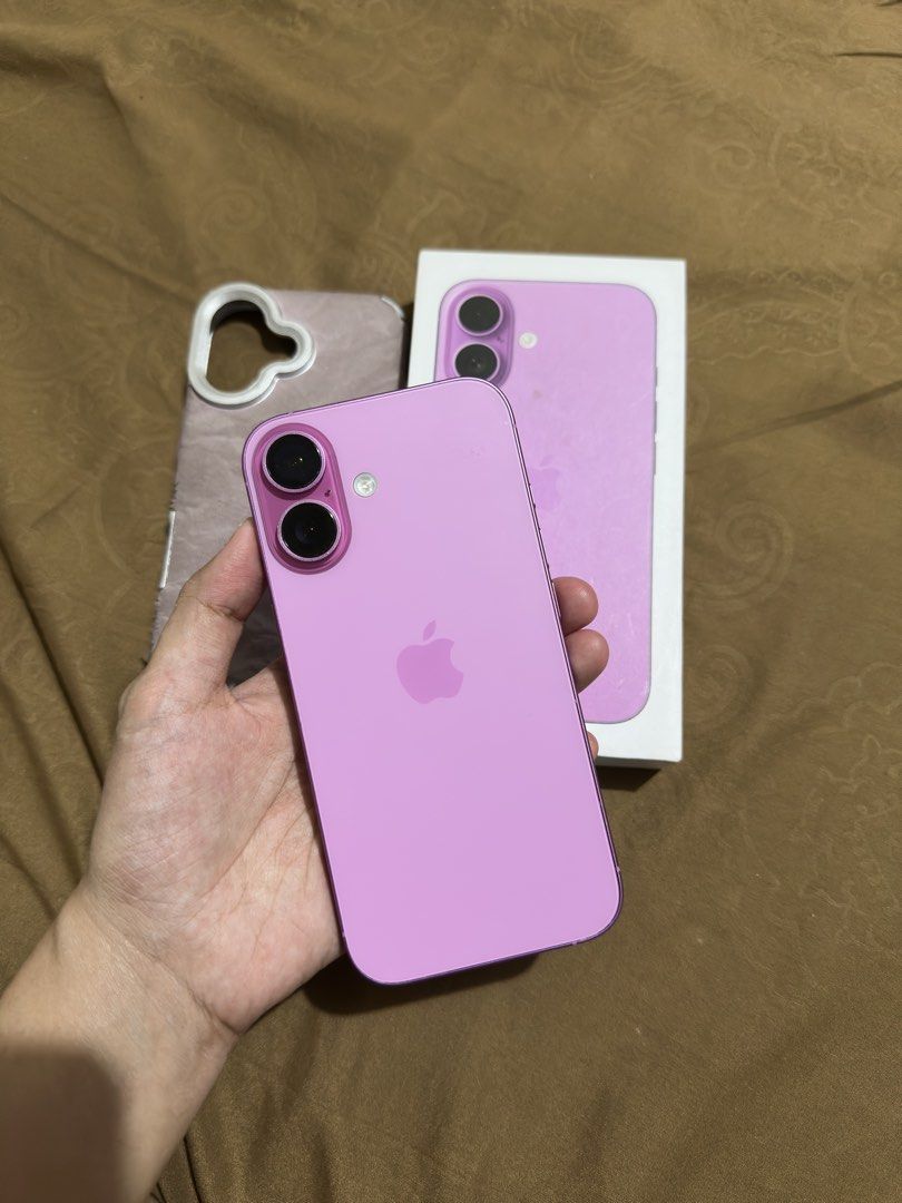 Iphone 16 128 GB (Category: iPhone 16 Series) located in Quezon City. Submitted by pv4yjxsssr (Listing ID 1456760403, Image 2). Description: FOR SALE 🌸 Iphone 16 Pink ✅128GB ✅Replacement box, replacement cord & 1 case ✅88% Battery health ✅No sim restrictions ✅Unli reset Location: Tandang sora, QC.