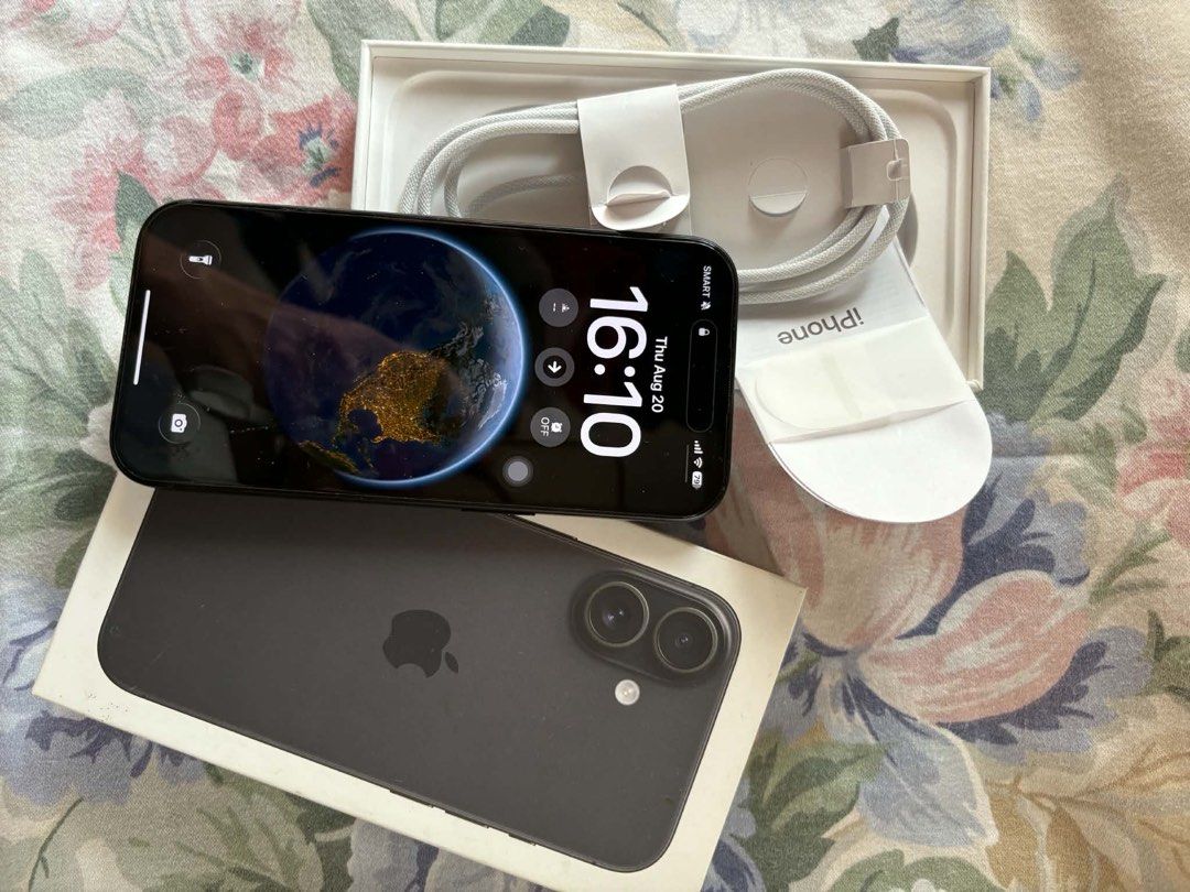 Iphone 16, 128 GB, Black (Category: iPhone 16 Series) located in Manila. Submitted by me_tatrobs (Listing ID 1456677987, Image 3). Description: -Price: 36,000.00 -Includes: original box,USB cable & documentation paper -Model: Iphone 16 -Storage: 128 GB -Color: Black -Battery Health: 90% -IOS Software Version: 26.6 -SMART locked -No issue -personal device use -message for personal meet up!!!.