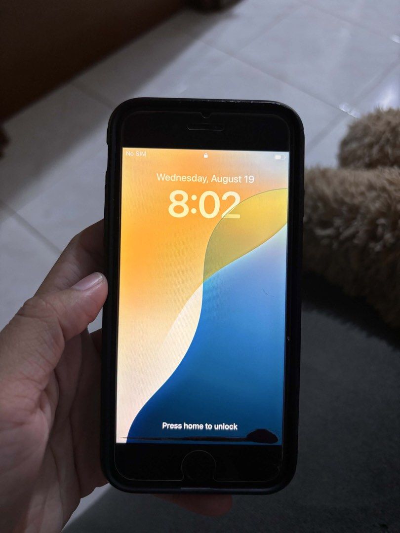 iPhone SE 2nd Gen (Category: iPhone SE Series) located in Pasig City. Submitted by johndanielmangaliag (Listing ID 1456625934, Image 2). Description: fs: iphone SE 2nd Gen • 64GB Storage • iOS 18.1.1 • Working Touch ID & Home Button Issue: • LCD/screen has a black spot at the bottom • battery has been replaced.