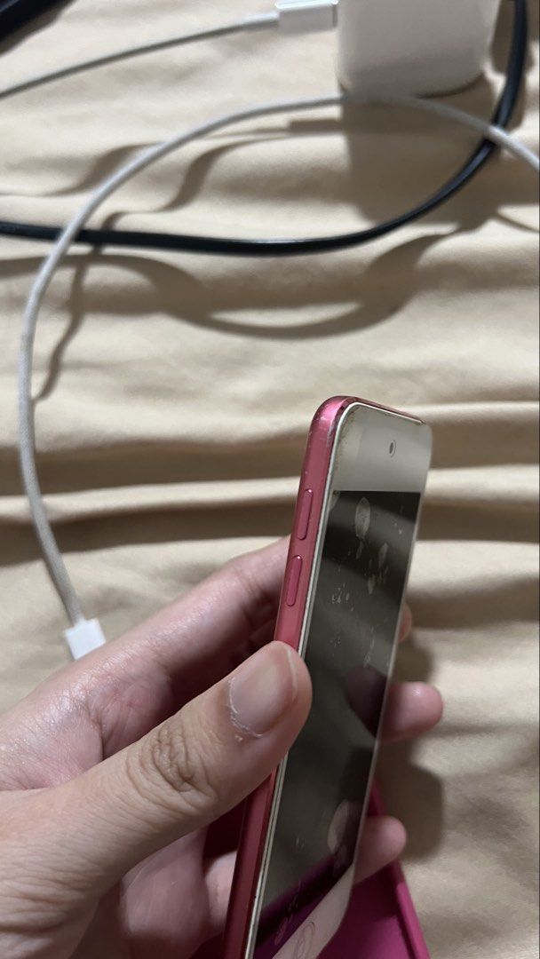IPod touch 5th gen pink (Category: Cases & Sleeves) located in Manila. Submitted by hojuicha (Listing ID 1456651261, Image 2). Description: - screen is just dirty because of the screen protector - well used since it's a childhood phone of mine - you can ask for more pictures/videos of the ipod - sample pictures can also be sent .