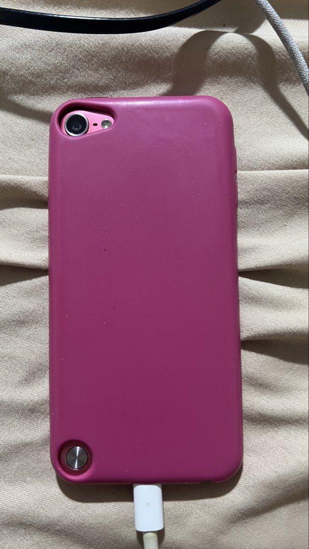 IPod touch 5th gen pink (Category: Cases & Sleeves) located in Manila. Submitted by hojuicha (Listing ID 1456651261, Image 1). Description: - screen is just dirty because of the screen protector - well used since it's a childhood phone of mine - you can ask for more pictures/videos of the ipod - sample pictures can also be sent .