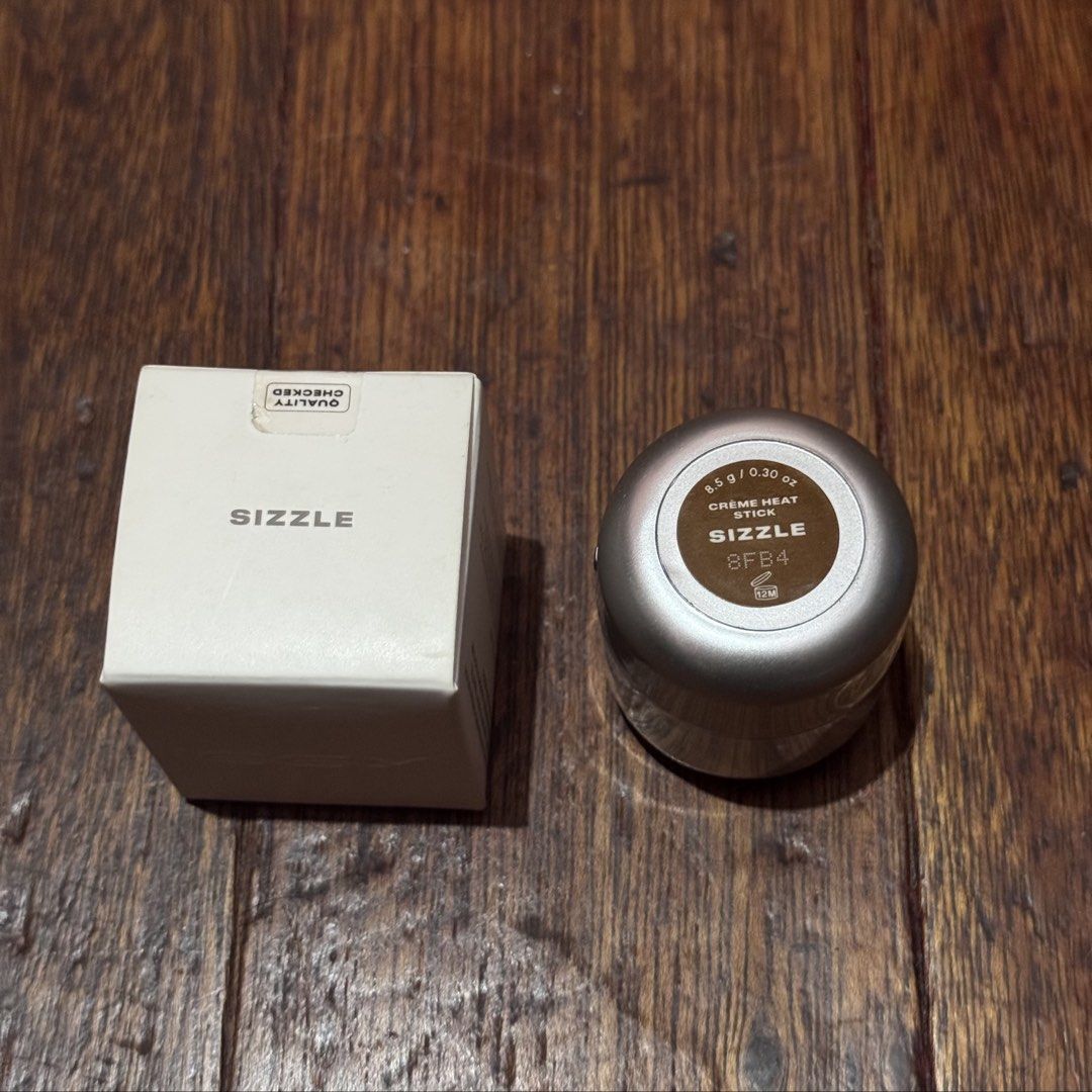 Issy & co- Creme Heat Stick in Sizzle (Category: Makeup) located in Pasig City. Submitted by clarsethsof.ph (Listing ID 1456513251, Image 1). Description: Condition-used once Shade- Sizzle -good condition -with box expiration date: 2027.