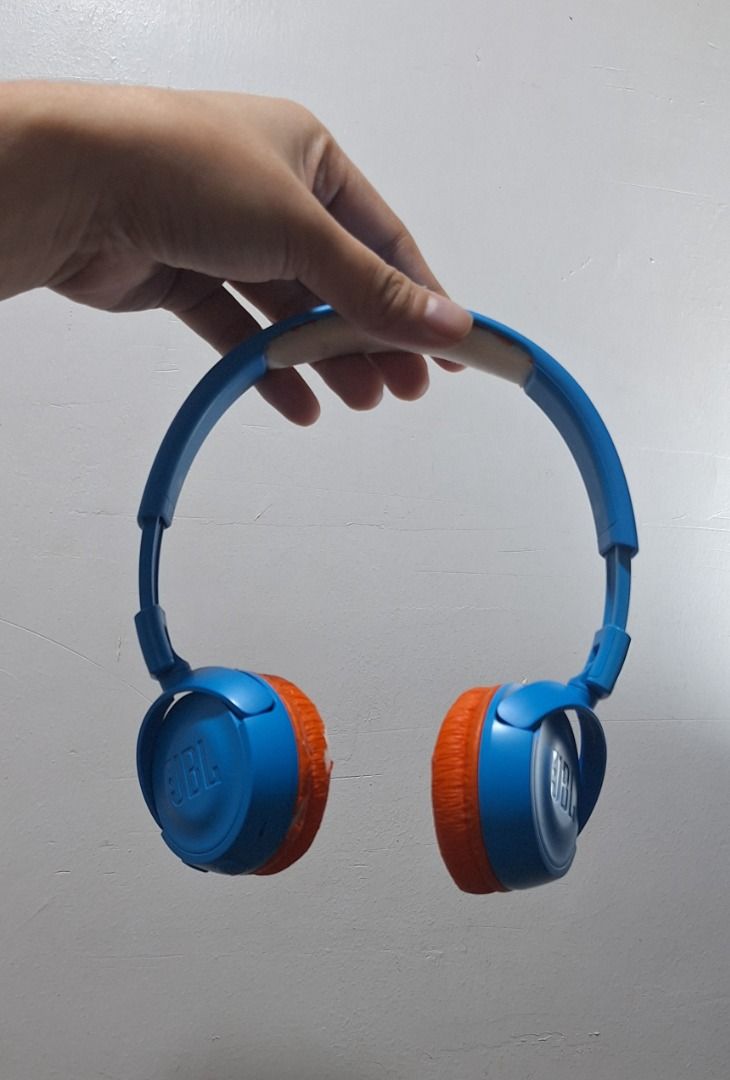 JBL Kids Headphones (Category: Headphones & Headsets) located in General Trias. Submitted by aeunice (Listing ID 1456667483, Image 1). Description: Brand & Model: JBL JR300BT Color: Combination of Blue and Orange In Good Working Condition. Wireless Bluetooth Headphones (Blue/Orange). Minor wear on earcups/headband. Works great! Includes charging cable. Meet up / Shipping via Lalamove, JnT, Gogo Express & LBC..
