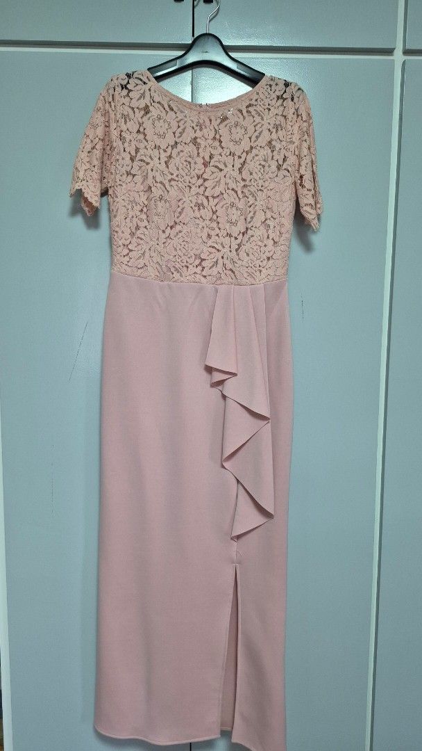KARIMADON Pink Lace Panel Midi Dress (Category: Dresses) located in Paranaque City. Submitted by amymaddy (Listing ID 1456608867, Image 1). Description: - Brand: KARIMADON - Color: Pink - Style: long dress - Details: Lace on top and sleeves, - Sleeves: Short sleeves - Length: floor length - Occasion: Ideal for events and parties.