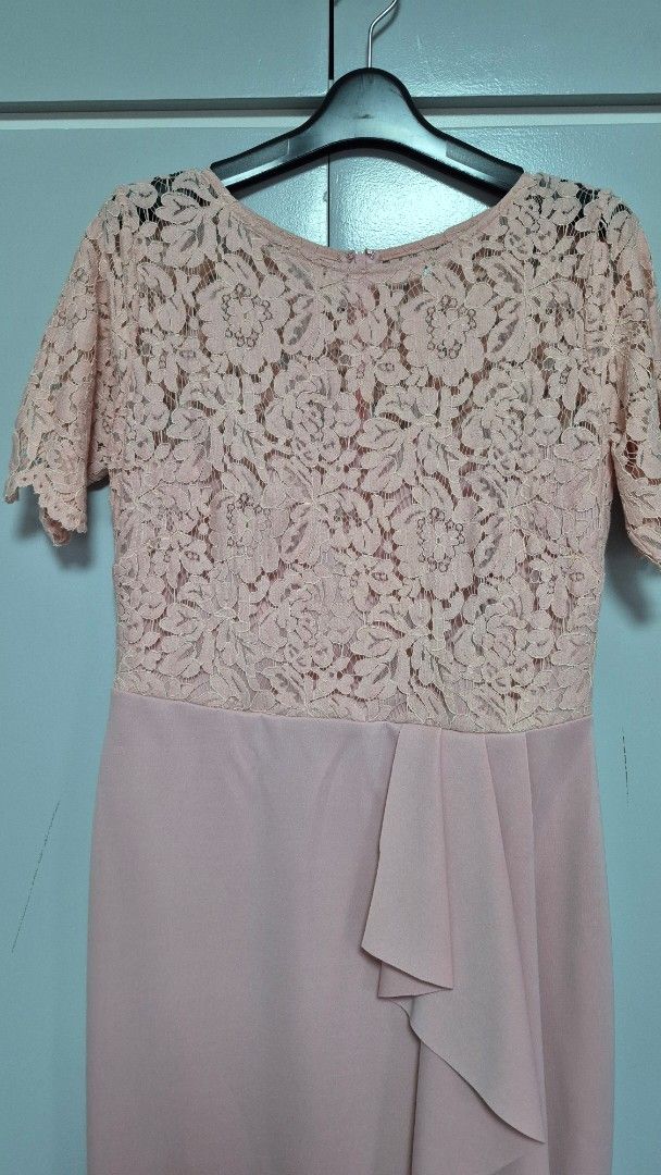 KARIMADON Pink Lace Panel Midi Dress (Category: Dresses) located in Paranaque City. Submitted by amymaddy (Listing ID 1456608867, Image 3). Description: - Brand: KARIMADON - Color: Pink - Style: long dress - Details: Lace on top and sleeves, - Sleeves: Short sleeves - Length: floor length - Occasion: Ideal for events and parties.