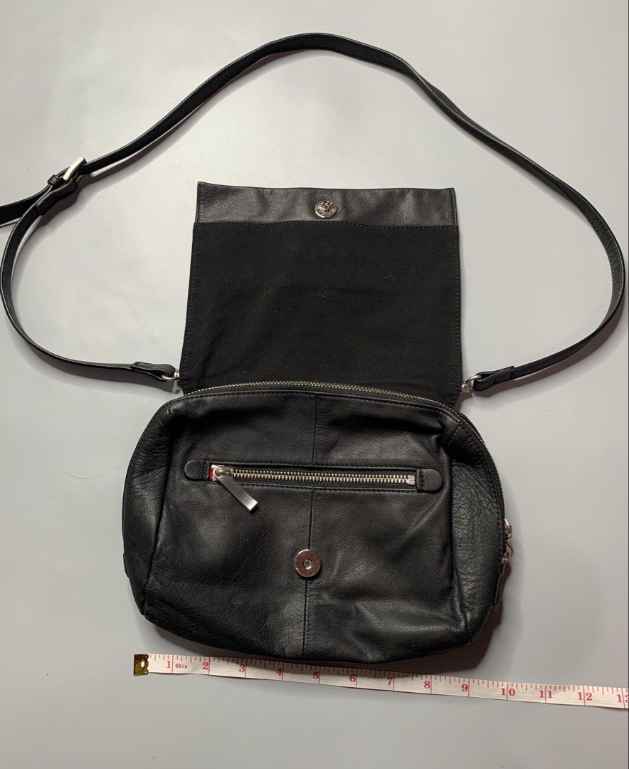 Kawa-kawa By Yohji Yamamoto (Category: Cross-body Bags) located in Binan City. Submitted by hybrid_archival_theory (Listing ID 1456639749, Image 3). Description: Kawa-Kawa Leather Cross Body Bag Kawa-Kawa By Under Yohji Yamamoto Womens In good Condition Measurement Is in The Photos Please Check Detailed Photos Posted For Your Reference Made In Japan •kawa-kawa "button" series leather crossbody shoulder bag.This signature piece by the Japanese bra