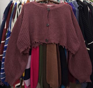 (Category: ) located in . Submitted by knitting.meow (Listing ID 1456639035, Image 1). Description: .