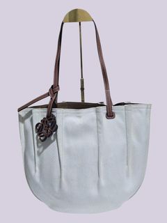 (Category: ) located in . Submitted by love.purse (Listing ID 1456708753, Image 1). Description: .