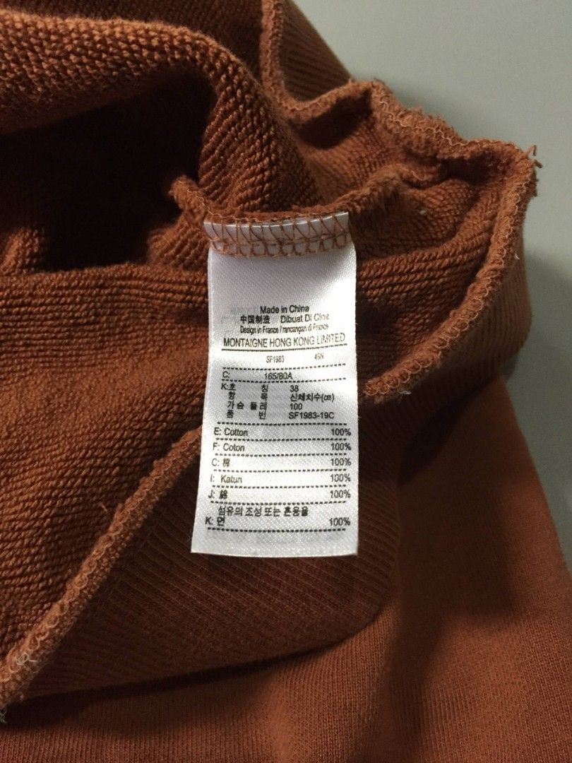 Lacoste (Category: Coats, Jackets and Outerwear) located in Balayan. Submitted by _wethrift (Listing ID 1456625738, Image 3). Description: Lacoste - size 38 S / M - dimension 21 x 23 - excellent condition - color rate 9/10 - no flaws MINE - 📩 +shipping fee 📍 BALAYAN, BATANGAS.