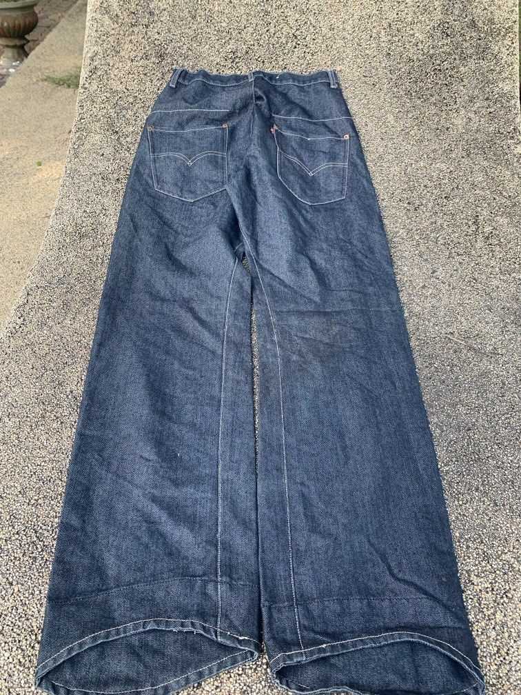 Levis engineered (Category: Activewear) located in Kuantan. Submitted by pilitokima58766 (Listing ID 1456688416, Image 3). Description: Wasap saya 01112982154.