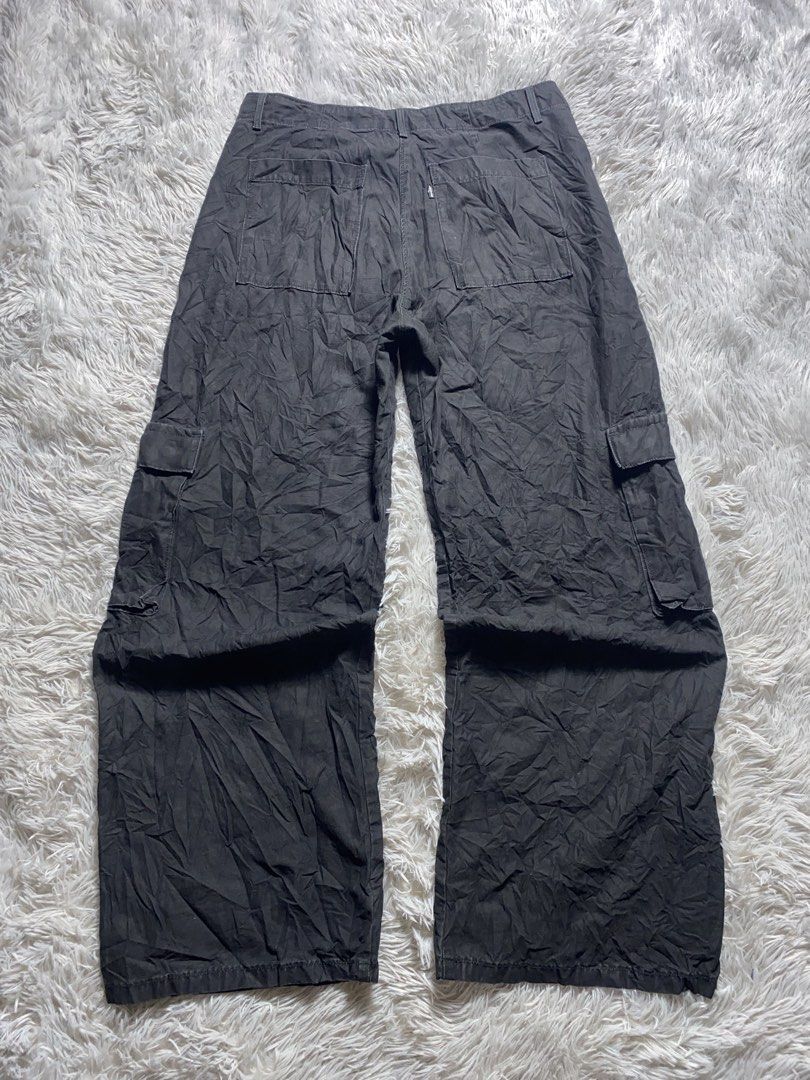 LEVI'S® MEN'S BAGGY FIELD CARGO (Category: Jeans) located in Sibulan. Submitted by hunt_mafia (Listing ID 1456727010, Image 2). Description: LEVI’S® MEN’S BAGGY FIELD CARGO Size 31 Width- 22 Length-43 Hem-12 Excellent condition Free vouch for safe transaction Unli video call with item 1k+sf Loc: Sibulan Negros Oriental Payment first .